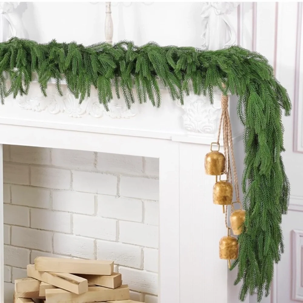 Green Holiday Soft Garland Realistic 6ft NWOT
